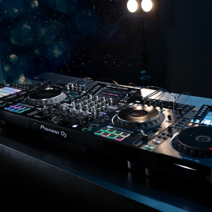 Pioneer XDJ-XZ - konsola DJ dla rekordbox i Serato DJ Pro