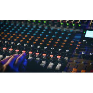 Tascam Model 24 - mikser analogowy