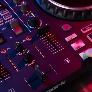 Numark Mixtrack Platinum FX - kontroler DJ + słuchawki