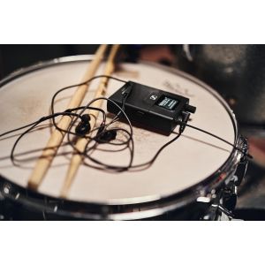 Sennheiser XSW IEM - system  monitoringu dousznego