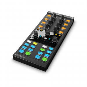 TRAKTOR KONTROL X1 MK2 - kontroler decków i efektów DJ