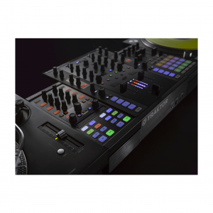 TRAKTOR KONTROL X1 MK2 - kontroler decków i efektów DJ