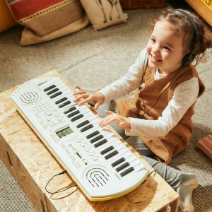 CASIO SA-80 - keyboard dla dzieci + zasilacz + 2 książeczki edukacyjne