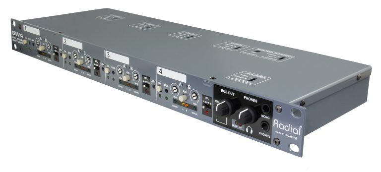 RADIAL SW4 RADIAL SW4 - 4-Kanałowy automatyczny przełącznik Audio