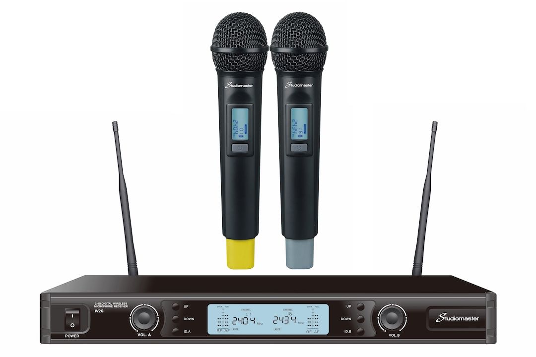 STUDIOMASTER W2G 2.4GHZ Dual Handheld Wireless Microphone STUDIOMASTER W2G 2.4GHZ Dual Handheld Wireless Microphone - Mikrofonowy System Bezprzewodowy