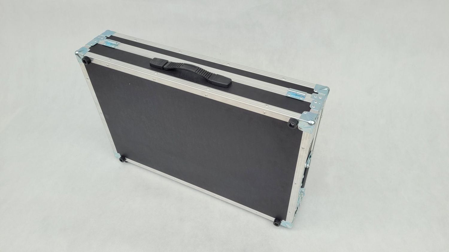 Case na Pioneer XDJ RX3 - skrzynia transportowa na kontroler DJ