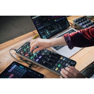 Allen & Heath Xone K3 - kontroler DJ