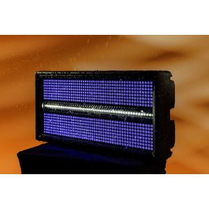 Showtec Titan Strobe 1000 FX - stroboskop LED o mocy 1000 W z efektami sekcji LED RGB