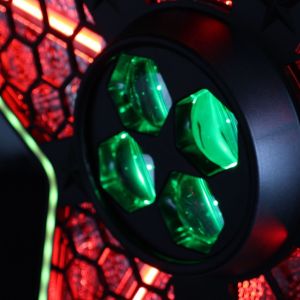  LIGHT4ME STARLIGHT multiefekt oświetleniowy sceniczny 3w1 LED DMX Bee Eye Retro Halo 9x10W RGBW + 93x0,2W RGB uchwyt montażowy 