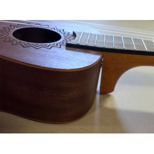 Luna Uke Vintage Mahogany Concert - ukulele koncertowe z preampem - Uszkodzone