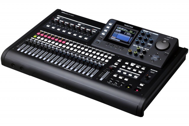 Tascam DP-32SD - mobilna konsoleta cyfrowa Tascam DP-32SD - mobilna konsoleta cyfrowa