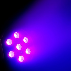 Cameo FLAT PAR 7X3W UV WH - 7 x 3 W High Power FLAT LED UV – lampa PAR w białej obudowie  