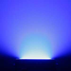 Cameo THUNDER WASH 600 RGB - Urządzenie 3 w 1: stroboskop, Blinder i Wash Light, 648 x 0,2 W, RGB  