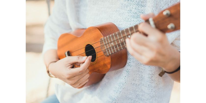 Początek przygody z ukulele. Jakie akcesoria warto kupić?